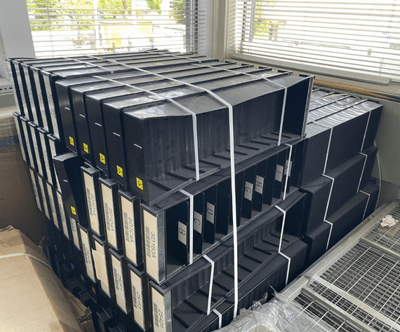 Black component trays details